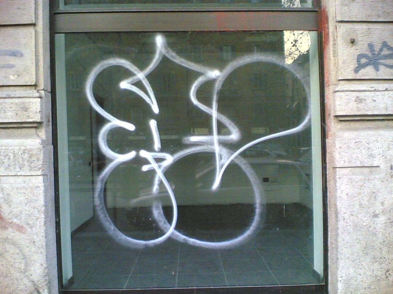 RENO: R VETRINA